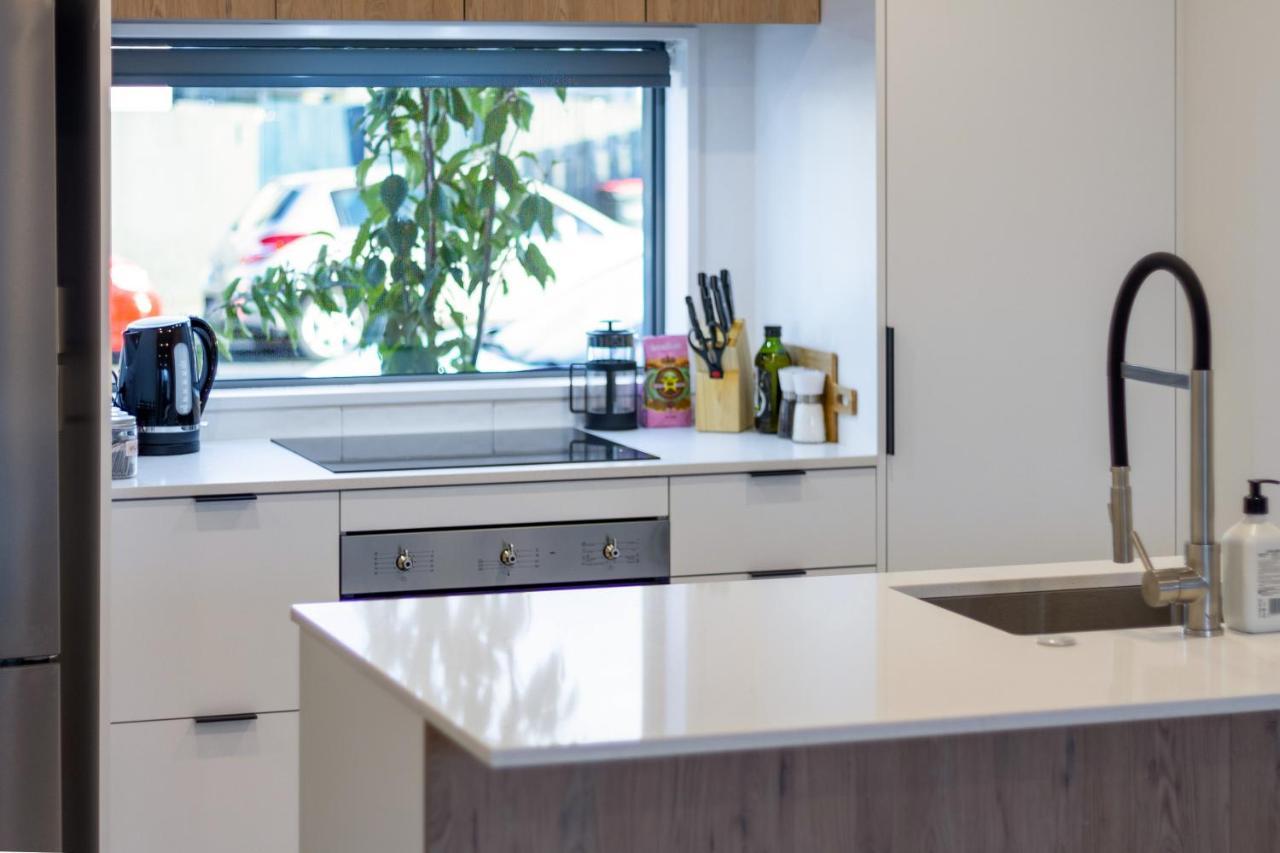 City Lights Retreat With Carpark 2 Bed 2 Bath Christchurch Exterior photo